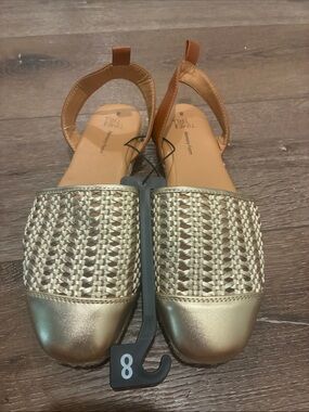 Time & Tru Gold Woven Style Memory Foam Slingback Espadrille Style Sandals. Sz 8